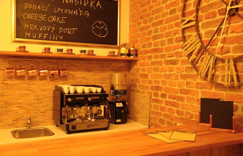 Time Cafe & Penzion พริบรัม ภายนอก รูปภาพ